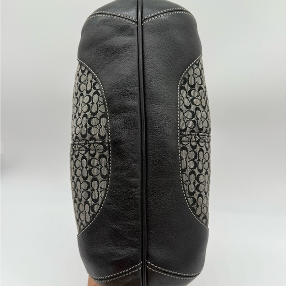 Coach • 6617 Ergo Hobo - Picture 10 of 15